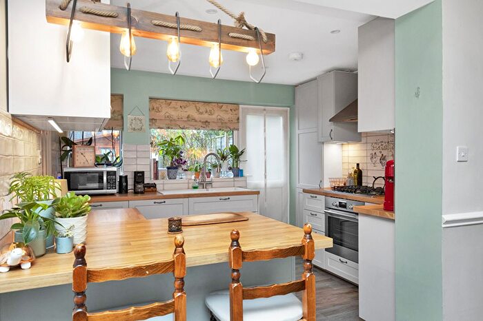 2 Bedroom Terraced House For Sale In Kingslea, Leatherhead, KT22