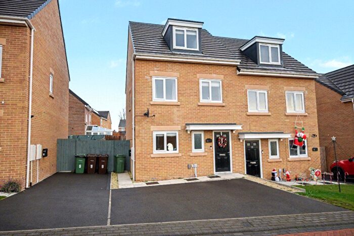 3 Bedroom Semi-Detached House For Sale In Needle Close, Wakefield, West Yorkshire, WF2