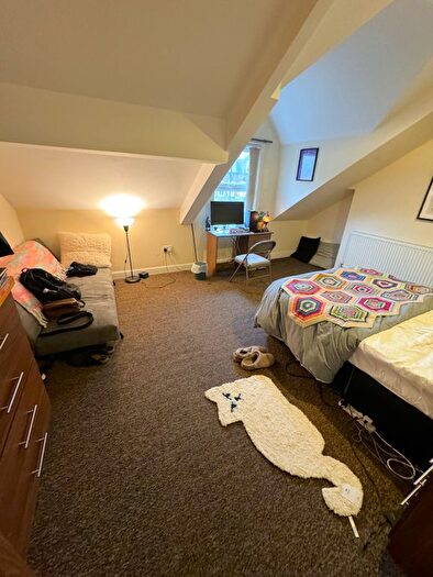 5 Bedroom Terraced House To Rent In Cardigan Road, Hyde Park, Leeds, LS6