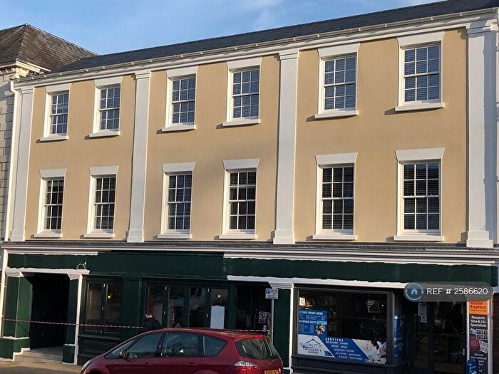 1 Bedroom Flat To Rent In Bank House, Buckingham, MK18