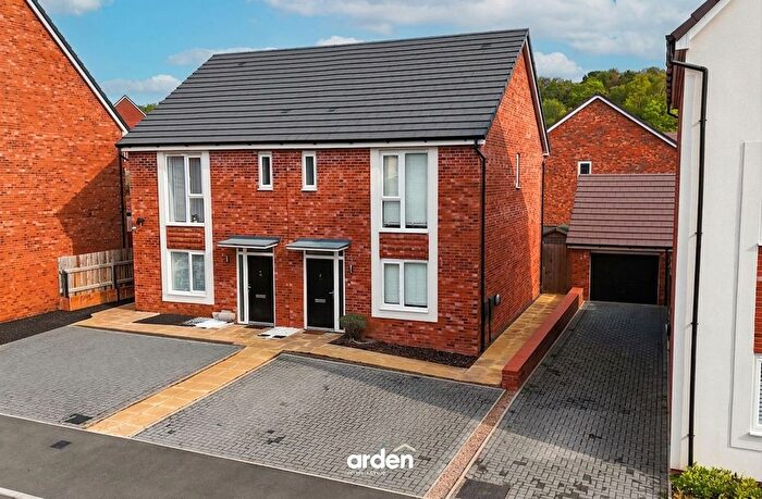 3 Bedroom Semi-Detached House For Sale In Ardern Drive, Cofton Hackett, B45