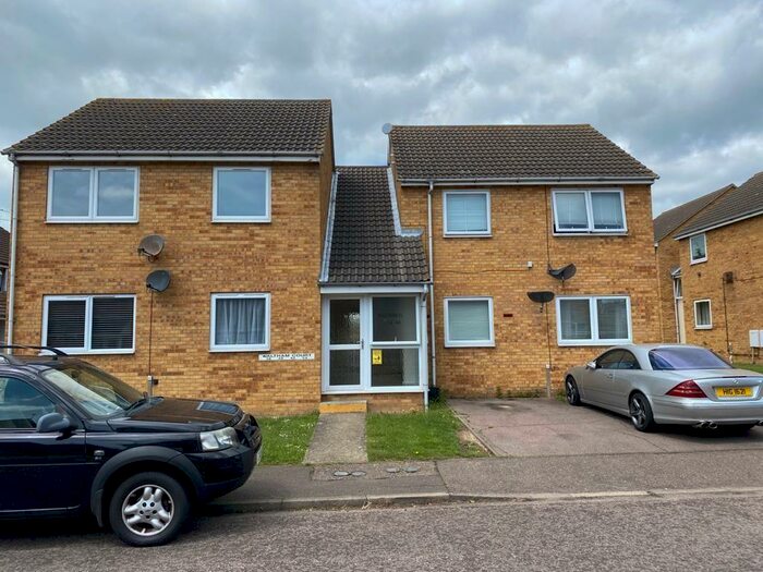 1 Bedroom Flat To Rent In Waltham Court, Ferndale Close, Clacton-on-Sea, CO15
