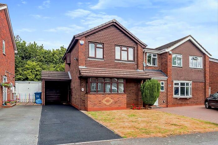 3 Bedroom House To Rent In Cheviot, Wilnecote, Tamworth, B77