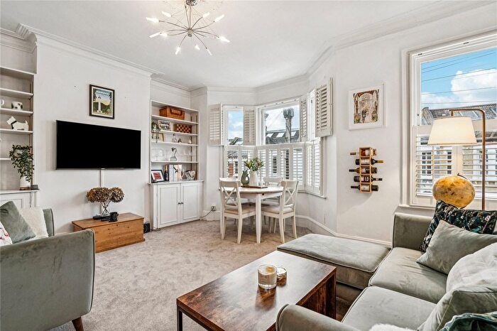 2 Bedroom Flat For Sale In Leathwaite Road, London, SW11