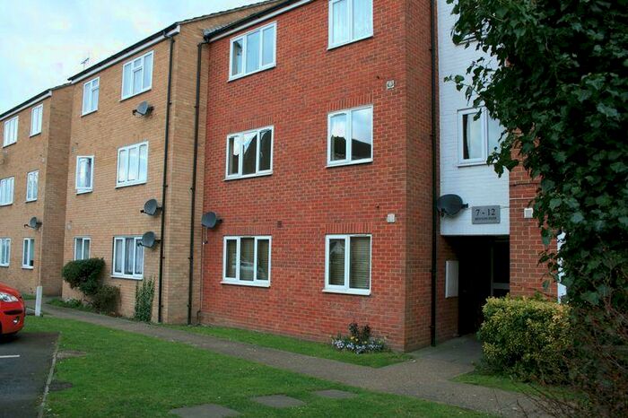 2 Bedroom Flat To Rent In Benyon Path, South Ockendon, RM15