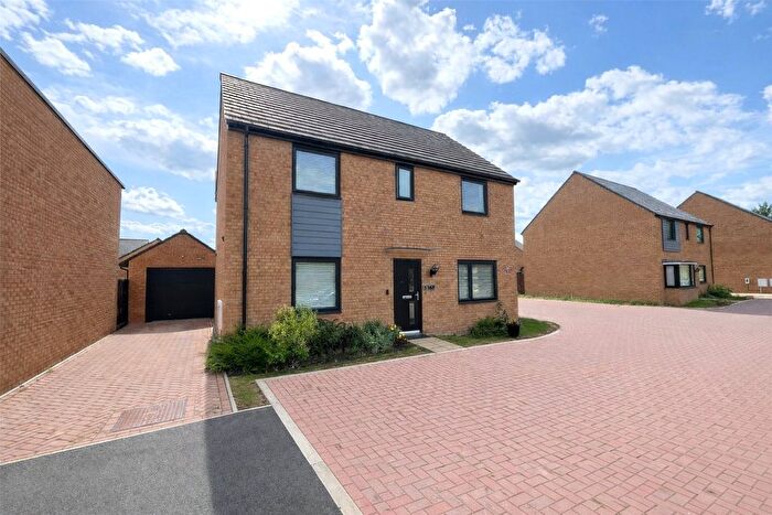 4 Bedroom Detached House For Sale In Tiber Meadow, Houghton Regis, Dunstable, Bedfordshire, LU5