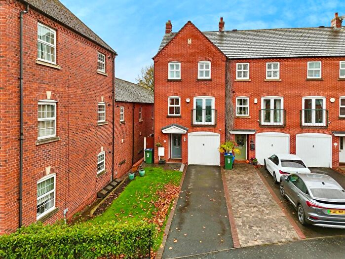 3 Bedroom Town House For Sale In David Harman Drive, West Bromwich, B71