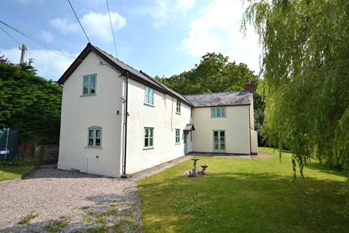 4 Bedroom Detached House For Sale In Bearwood, HR6