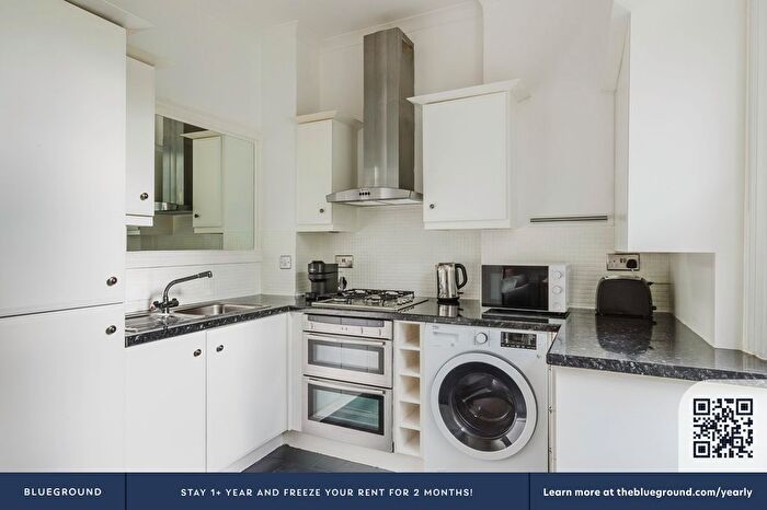 2 Bedroom Flat To Rent In Camden Town, London, NW1