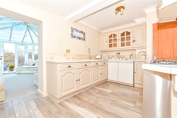 4 Bedroom Chalet For Sale In Victoria Avenue, Widley, Waterlooville, Hampshire, PO7