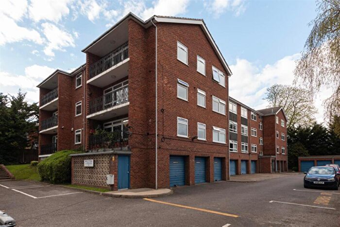 2 Bedroom Flat For Sale In Milton Lodge, Station Road, N21
