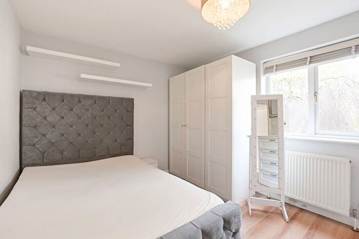 1 Bedroom Flat To Rent In Brixton Station Road, Brixton, London, SW9