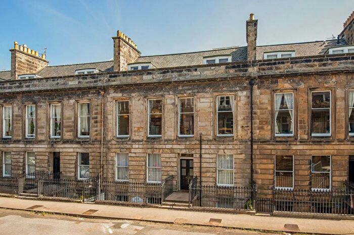 5 Bedroom Flat For Sale In Hope Street, St Andrews, KY16