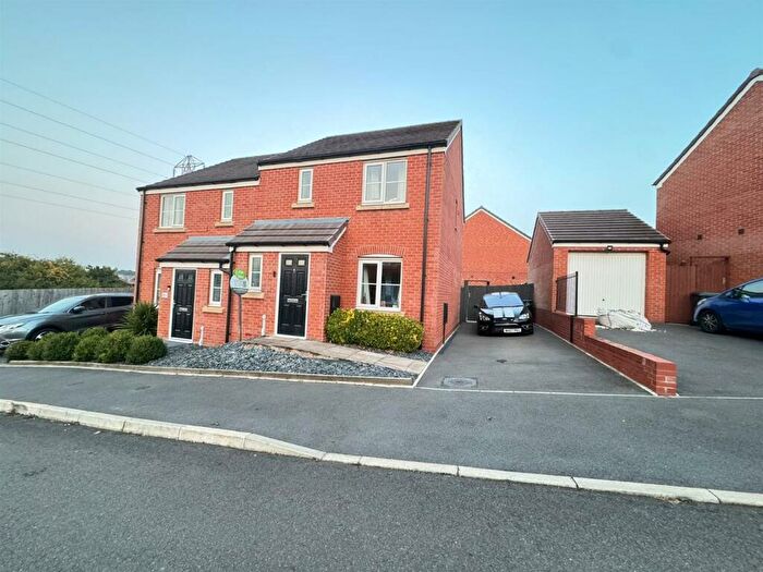 3 Bedroom Semi-Detached House For Sale In Aster Drive, Rugby, CV23