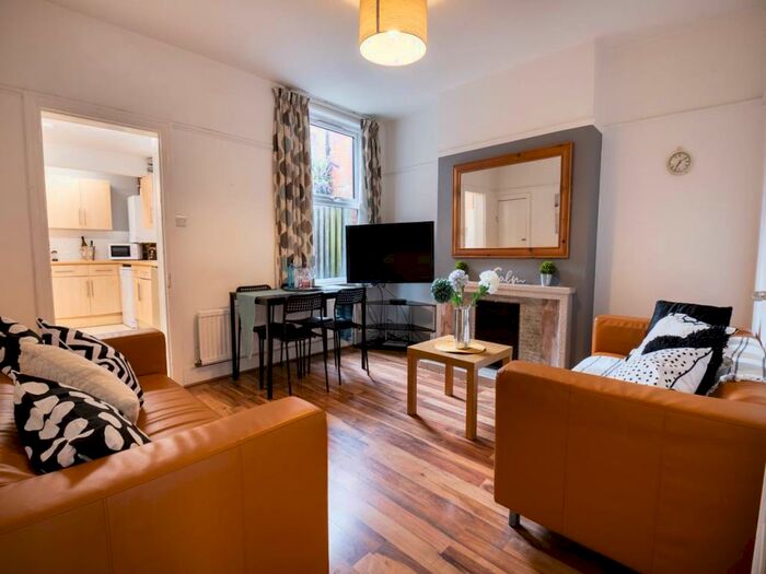 6 Bedroom House To Rent In St Martin's Road, Canterbury, Kent, CT1