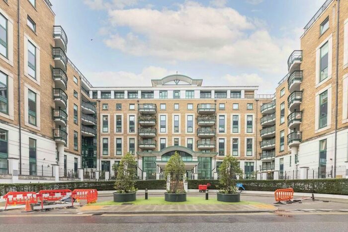 2 Bedroom Flat To Rent In Beckford Close, Warwick Road, London, W14