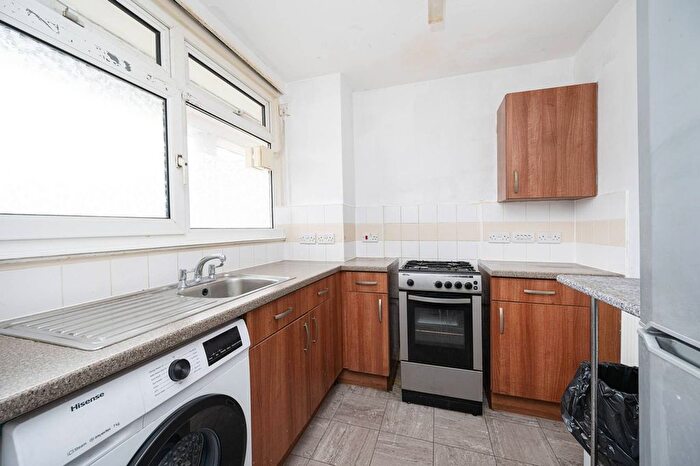 2 Bedroom Flat For Sale In Ellsworth Street, Bethnal Green, London, E2