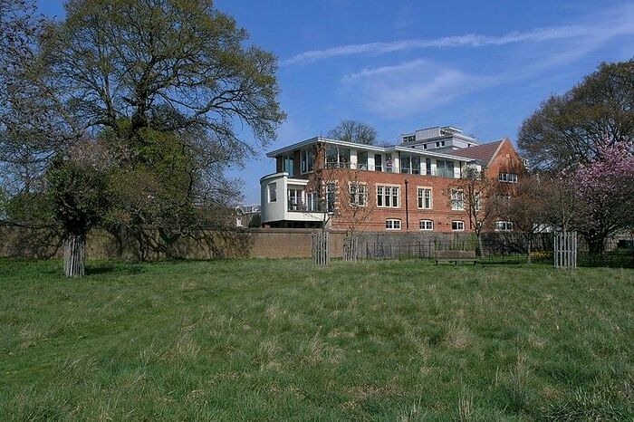 1 Bedroom Flat To Rent In Parkgate, Hampton Court Road, Hampton Wick, KT1