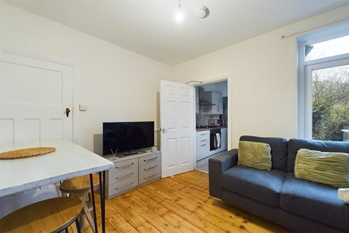 3 Bedroom Flat To Rent In Cavendish Road, Jesmond, Newcastle Upon Tyne, NE2