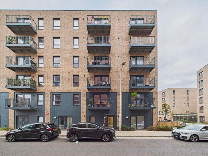 2 Bedroom Flat To Rent In Pillans Place, Leith, Edinburgh, EH6