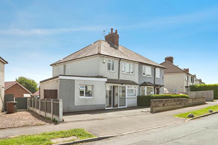 3 Bedroom Semi-Detached House For Sale In Hawthorn Avenue, Yeadon, Leeds, LS19