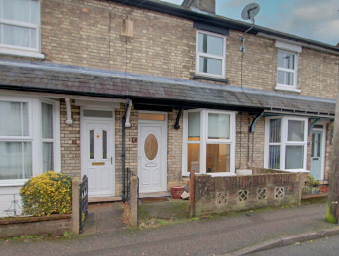 3 Bedroom Terraced House For Sale In Burnsfield Street, Chatteris, PE16