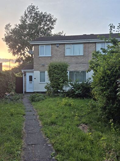 3 Bedroom Semi-Detached House To Rent In Farrier Lane, Beaumont Leys Leicester, LE4