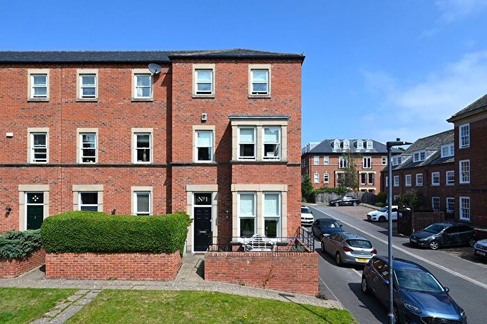 4 Bedroom End Of Terrace House For Sale In Thirlway Drive, Ripon, HG4