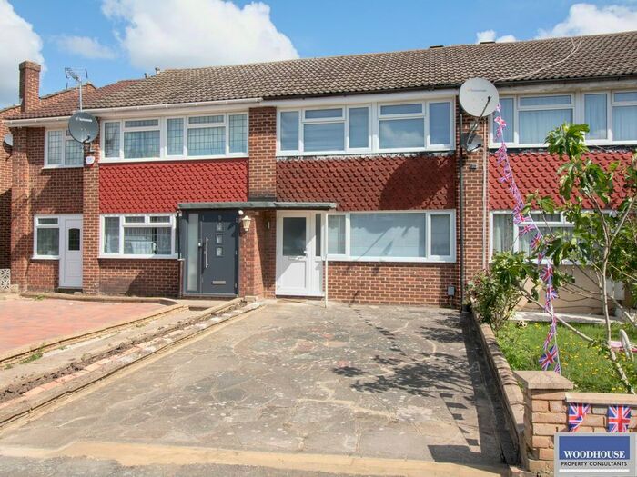 3 Bedroom Terraced House To Rent In Westfield Close, Waltham Cross, EN8