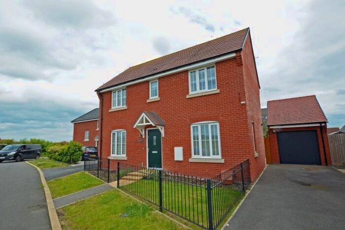 3 Bedroom Detached House To Rent In Glenton Green, Aylesbury, HP18