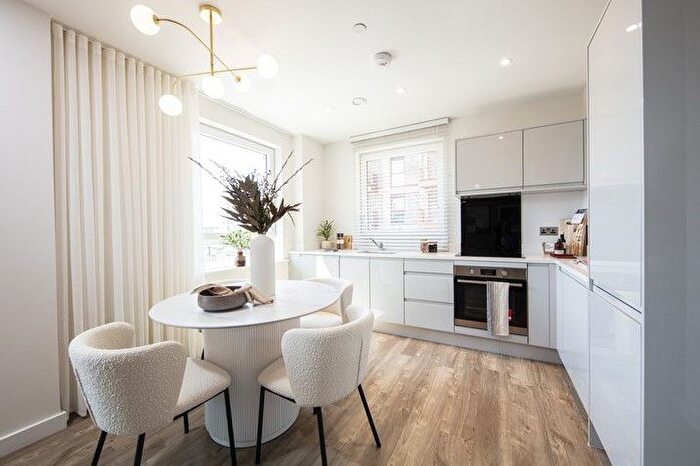 1 Bedroom Flat For Sale In High Street, Southall, UB1