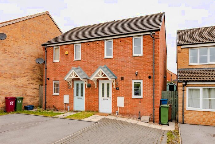 2 Bedroom Semi-Detached House To Rent In Dunlin Drive, Scunthorpe, DN16