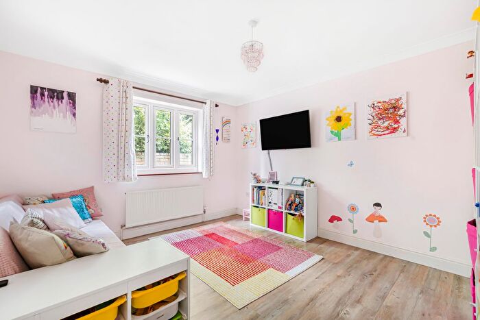 5 Bedroom Detached House For Sale In The Lindens, Hemel Hempstead, HP3