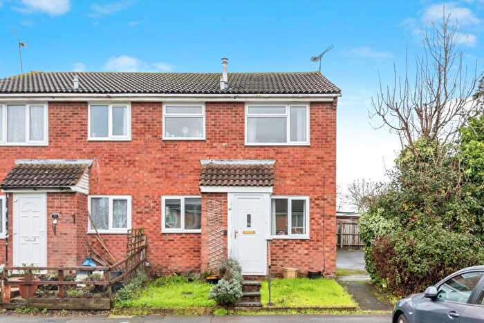 1 Bedroom Semi Detached House For Sale In Ravenglass Road, Swindon, Wiltshire, SN5