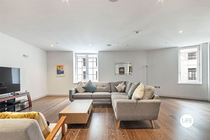 3 Bedroom Flat To Rent In Strand, London, WC2R