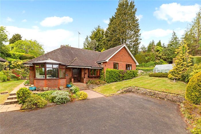 3 Bedroom Detached House For Sale In Vicarage Hill, Farnham, GU9
