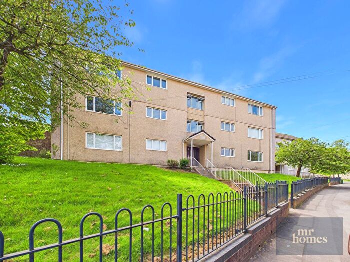 3 Bedroom Flat For Sale In Beechley Drive, Fairwater, Cardiff, CF5