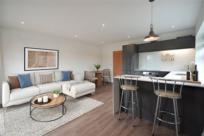 2 Bedroom Apartment To Rent In Chaucer Grove, Exeter, EX4