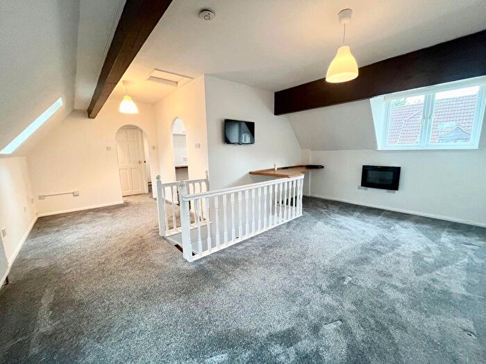 1 Bedroom Coach House For Sale In Turnberry, Warmley Bristol, BS30