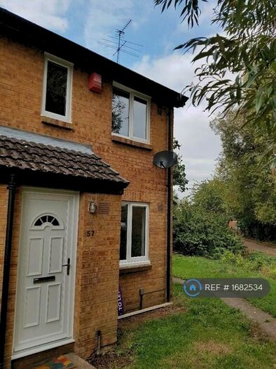 2 Bedroom Semi-Detached House To Rent In Braemar Gardens, Slough, SL1