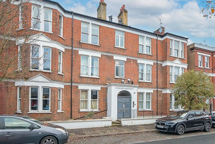 2 Bedroom Flat To Rent In Rostrevor Road, London, SW6