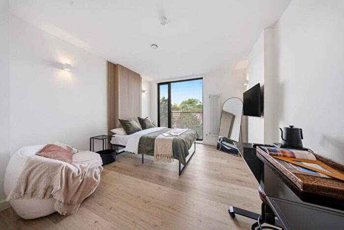 Studio To Rent In Greenhill Way, Harrow, HA1