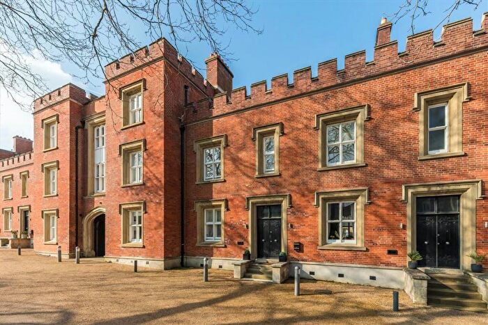 3 Bedroom Terraced House To Rent In Wellesley Road, Woolwich, SE18