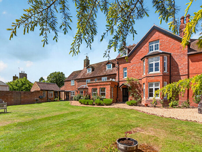 7 Bedroom Detached House For Sale In East Street Adstock, Buckinghamshire, MK18
