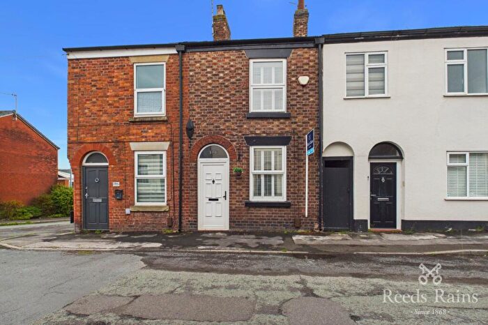 2 Bedroom Terraced House For Sale In High Street, Macclesfield, Cheshire, SK11