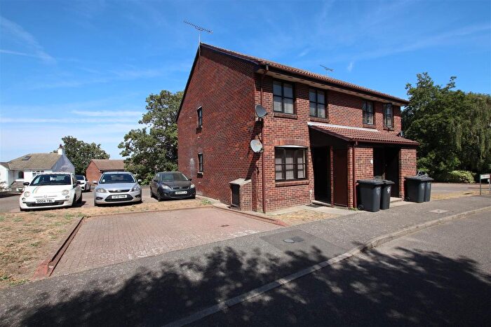 1 Bedroom Maisonette For Sale In Cooper Close, Greenhithe, DA9