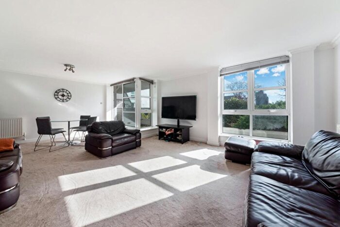 2 Bedroom Apartment For Sale In Barrier Point Road, E16