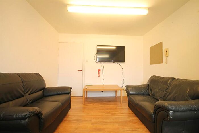 5 Bedroom Apartment To Rent In Rubicon House, City Centre, NE1
