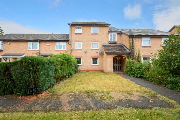 2 Bedroom Flat To Rent In Tindell Court, Longwell Green, Bristol, BS30
