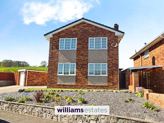 4 Bedroom Detached House For Sale In Pwllglas, Ruthin, LL15